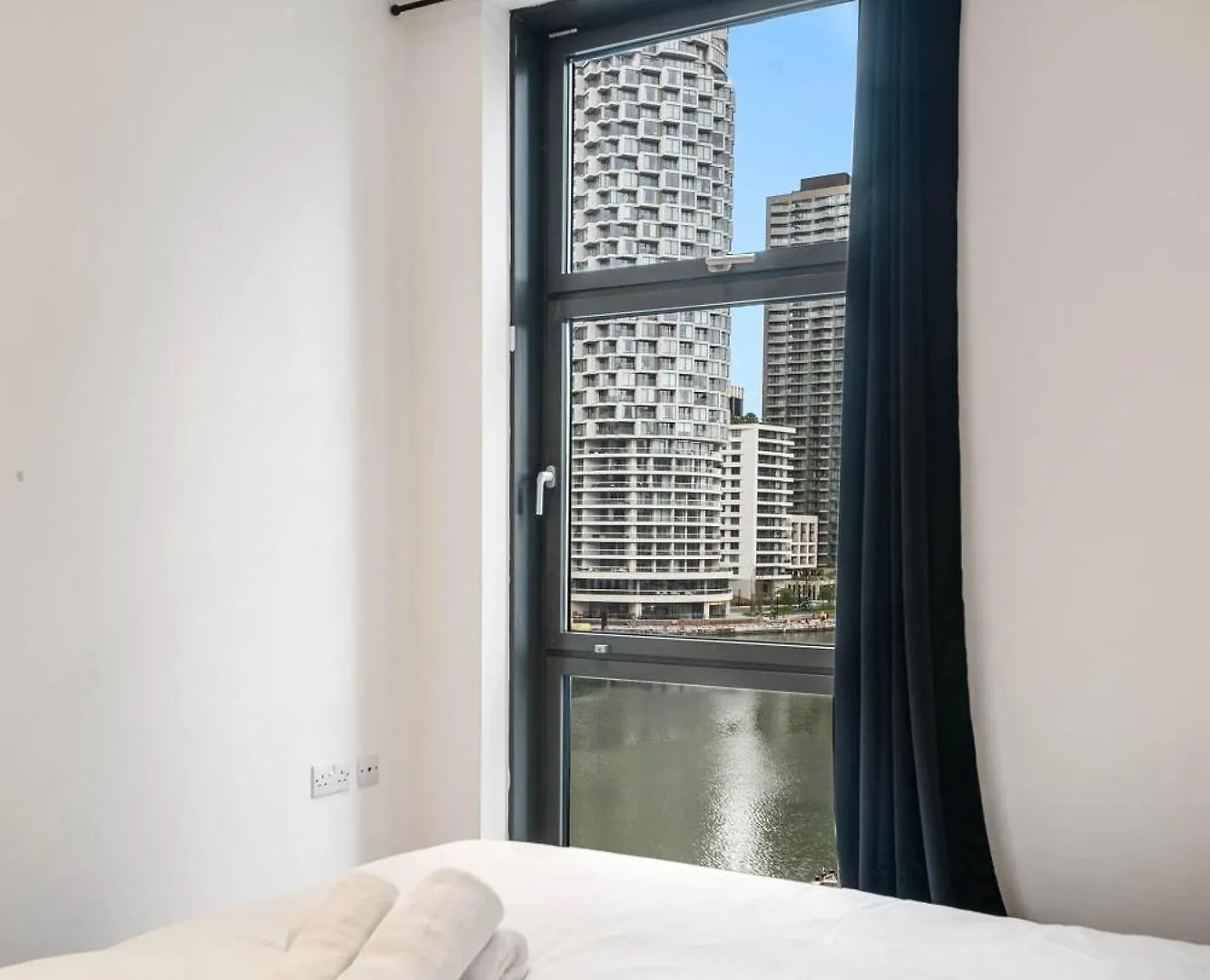 Londwell, Canary Wharf River Thames Balcony Retreat Londýn