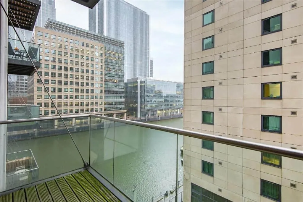 Londwell, Canary Wharf River Thames Balcony Retreat London Apartment