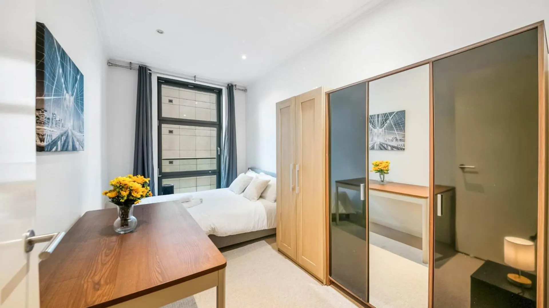 Londwell, Canary Wharf River Thames Balcony Retreat London United Kingdom