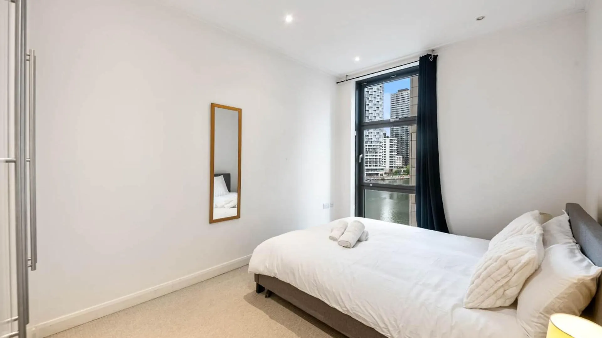 Londwell, Canary Wharf River Thames Balcony Retreat London 0*,