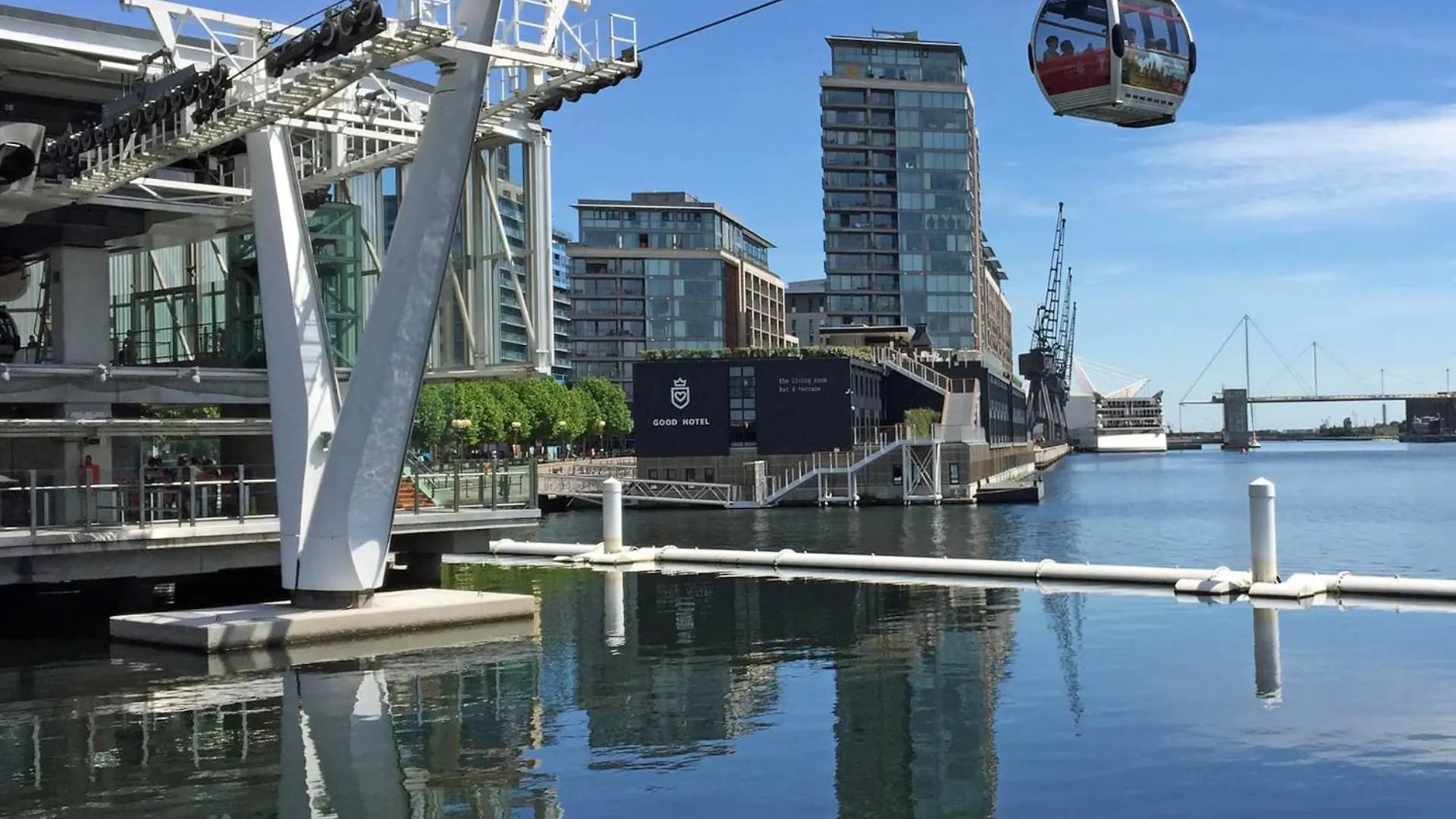 Apartment Londwell, Canary Wharf River Thames Balcony Retreat London