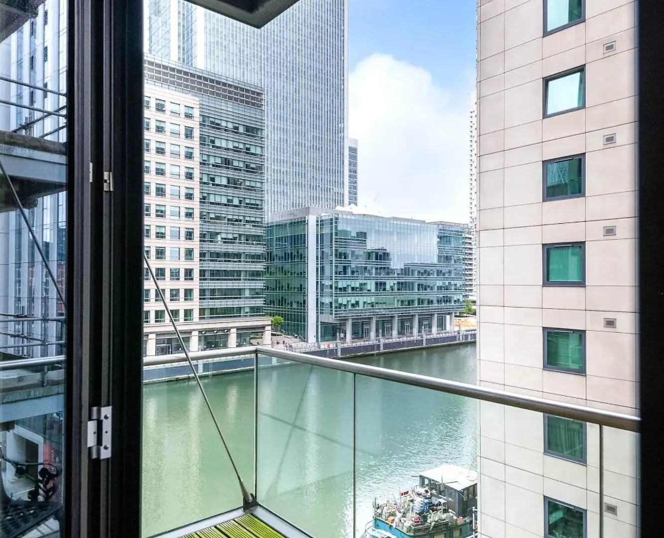 Londwell, Canary Wharf River Thames Balcony Retreat London 0*,  United Kingdom
